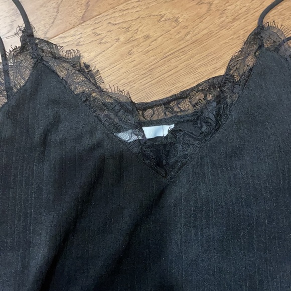 Lace tank (donating 8/5/21) - Picture 2 of 2